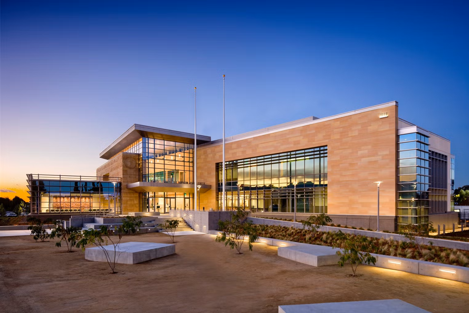 Richard_E_Arnason_Justice_Center